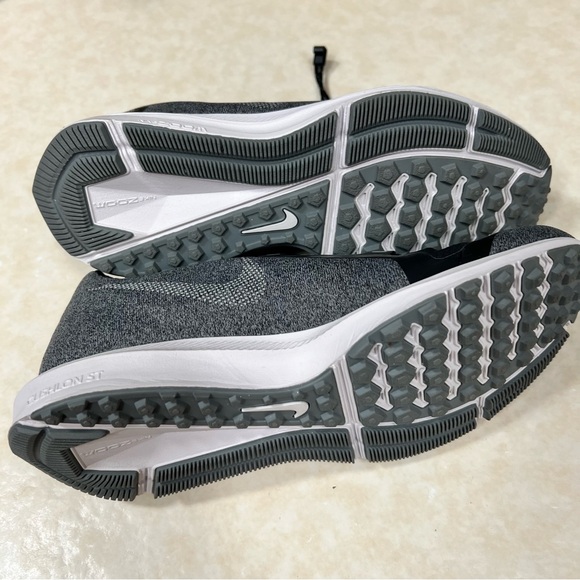 Nike Winflow 5 Zoom Utility Running Shoes - Picture 5 of 9